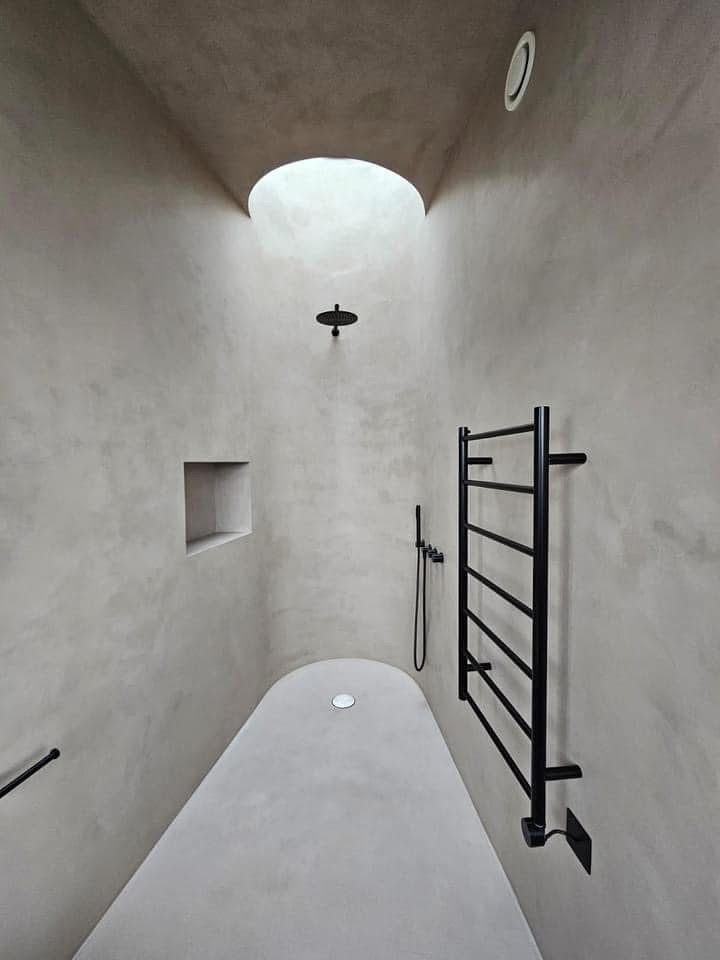 Baño moderno reformado por Texturiza25